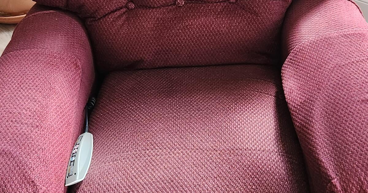 LIFT chair by Pride for 150 in 157 Alder Dr., Wexford, PA 15090, PA