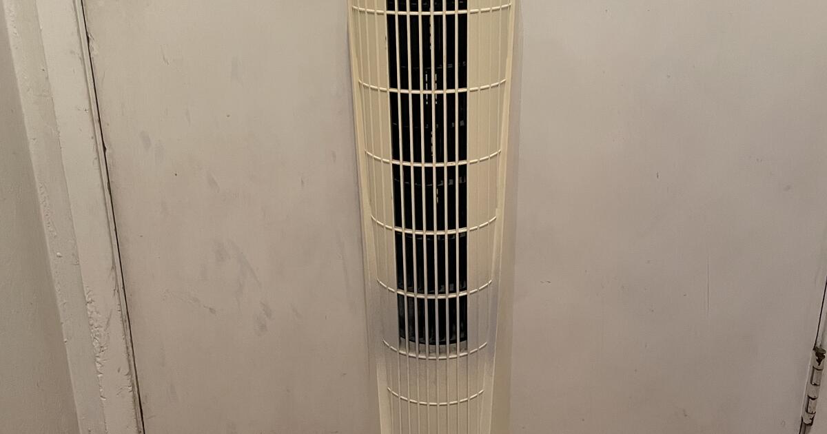 HONEYWELL TOWER FAN WITH SQUEAKING NOISE for 10 in Mountain View, CA