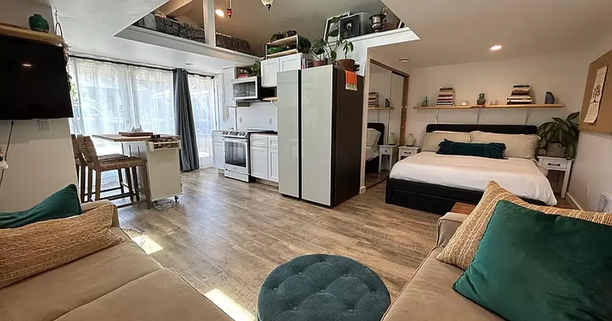 FOR RENT Absolutely stunning studio! Spacious! Luxurious! Private! for