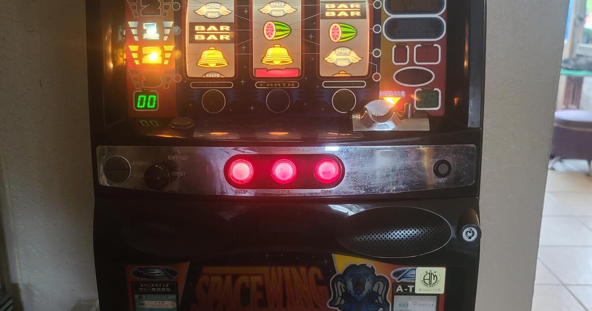 Pachislo Space Wing Slot Machine Takes Quarters for 400 in Port Charlotte, FL Finds — Nextdoor