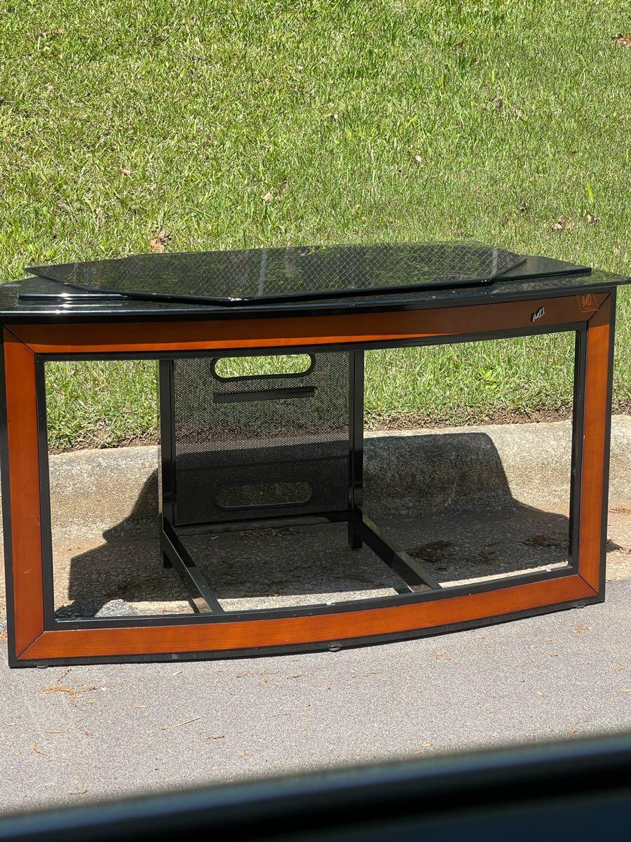 FREE! Entertainment stand