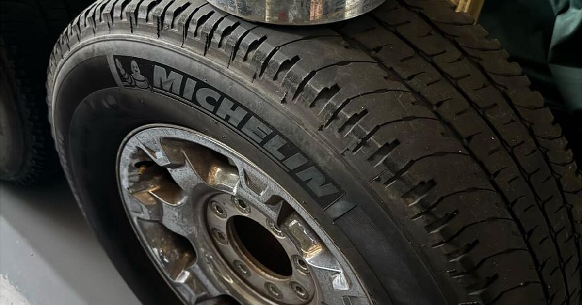 Stock F250 King Ranch Rims and Tires for 800 in Jacksonville, FL For