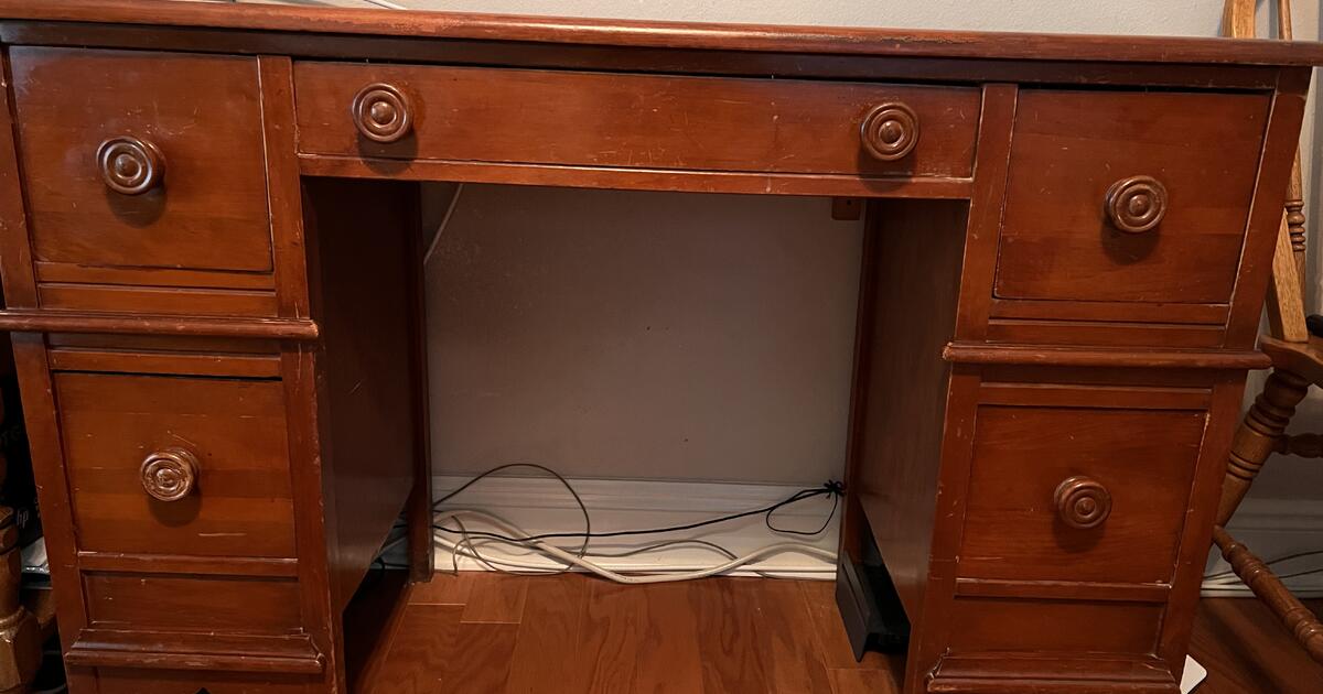 Desk for 45 in Baton Rouge, LA For Sale & Free — Nextdoor