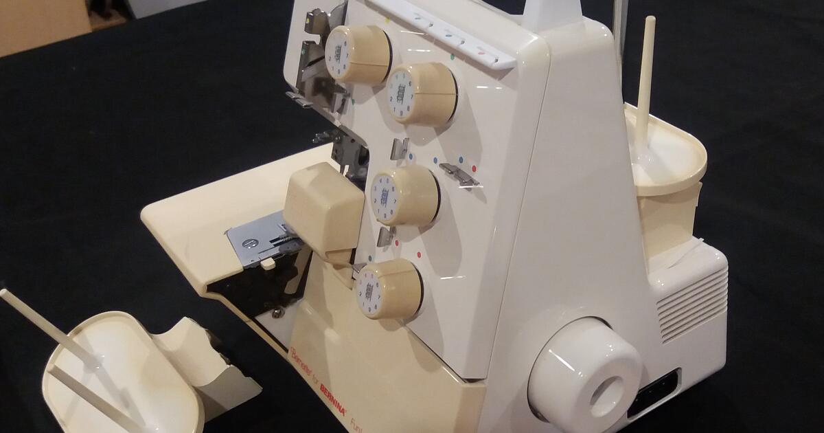 Serger Bernina FunLock 006D sewing machine, for repair or