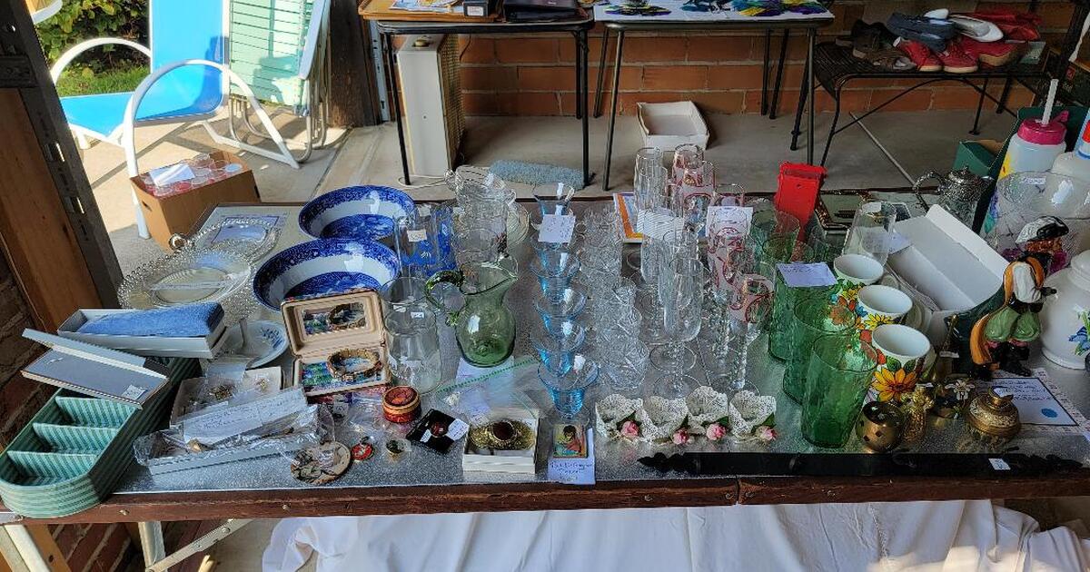 10 PICTURES Berea Community Garage Sale... for 1 in Berea, OH For