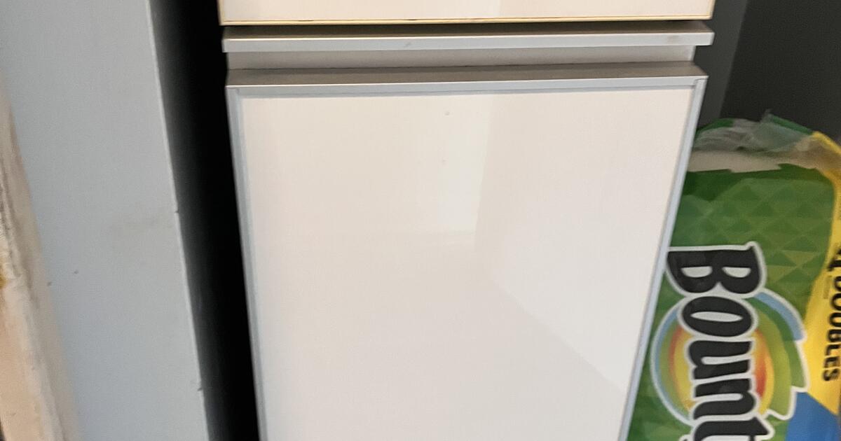 GE 12" Trash Compactor Free standing for Free in Reedville, VA For