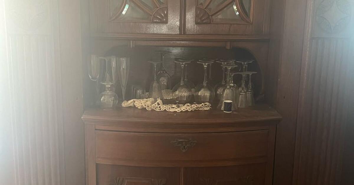 moving sale, everything must go by Nov 8. furnitures in excellent