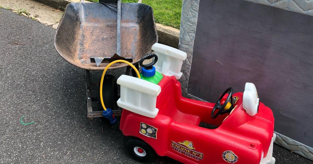Curb Alert: Free item for Free in Alexandria, VA | Finds — Nextdoor