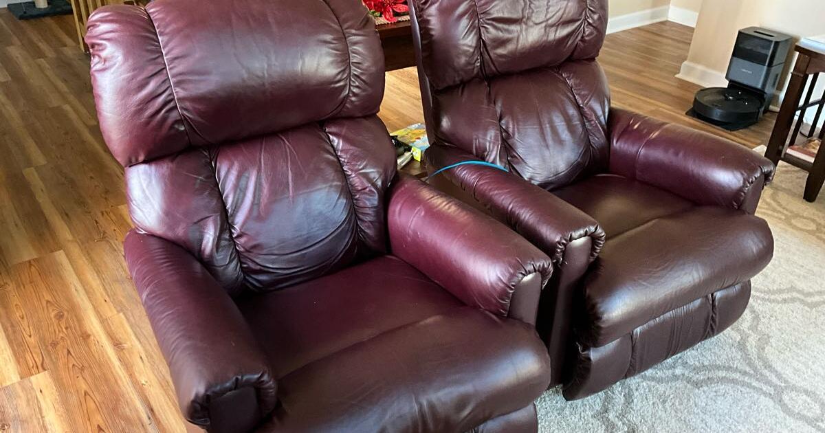 Matching Lazyboy Leather recliners for 420 in Charlotte, NC For Sale