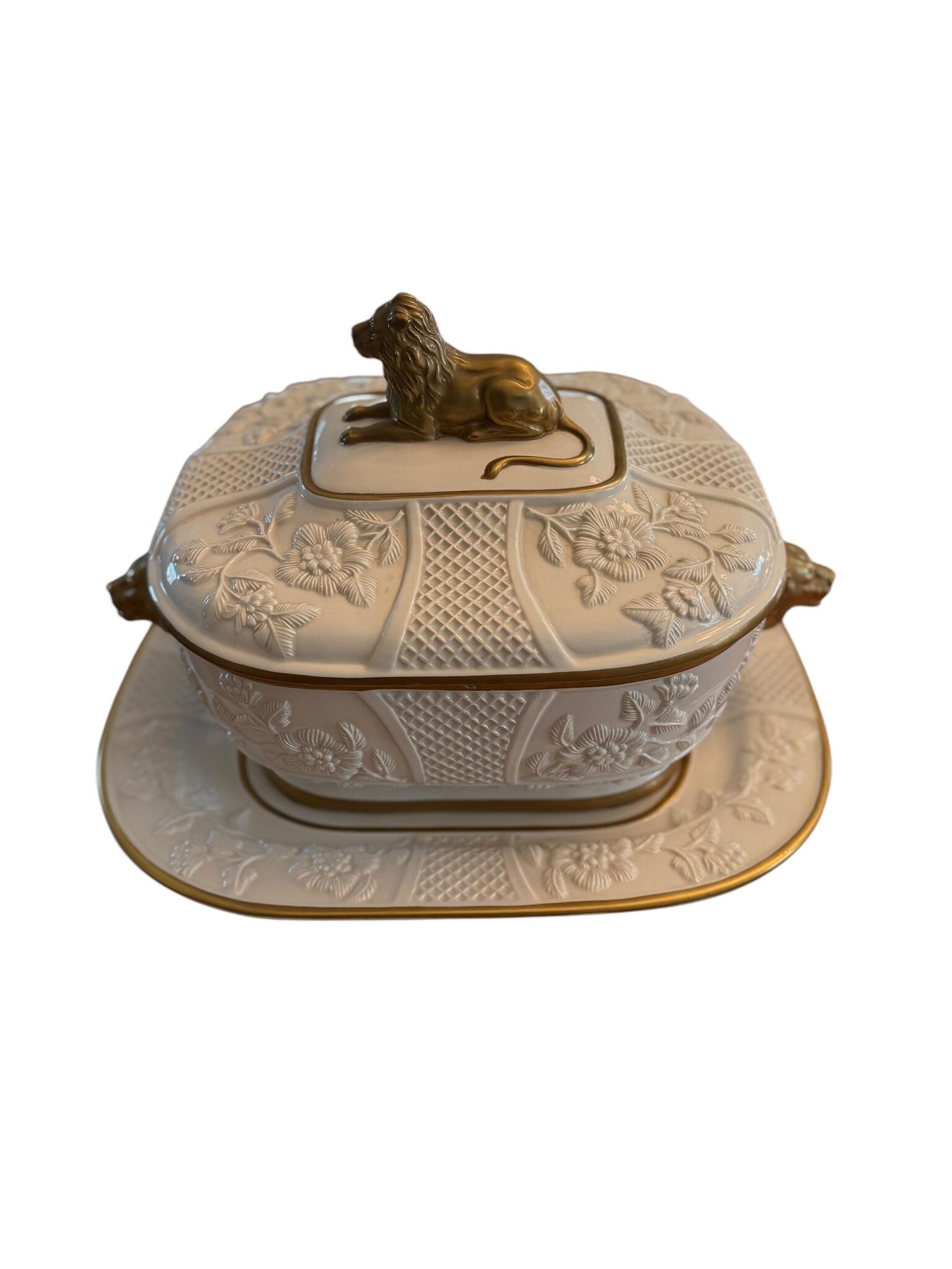 Musee Des Arts Mottahedeh Tureen & Lid