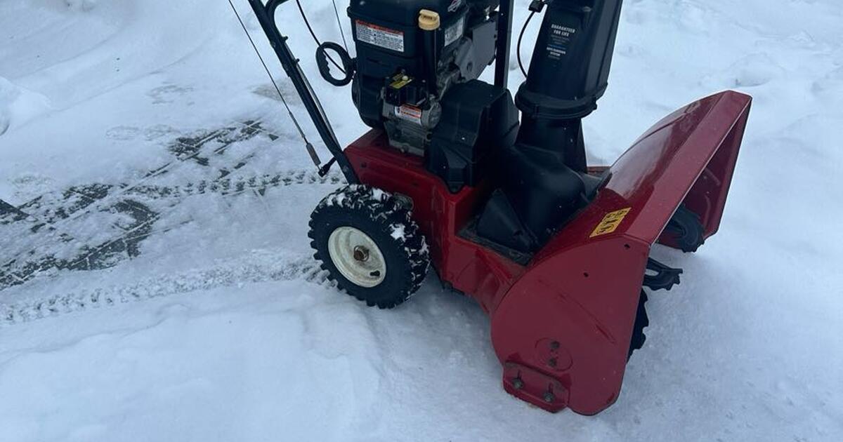 Used Toro Snow Blower for Free in Burr Ridge, IL For Sale & Free