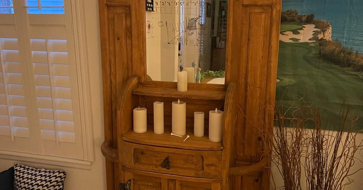 Rustic Entryway Coat Rack/Umbrella Holder for 100 in Arvada, CO Finds — Nextdoor