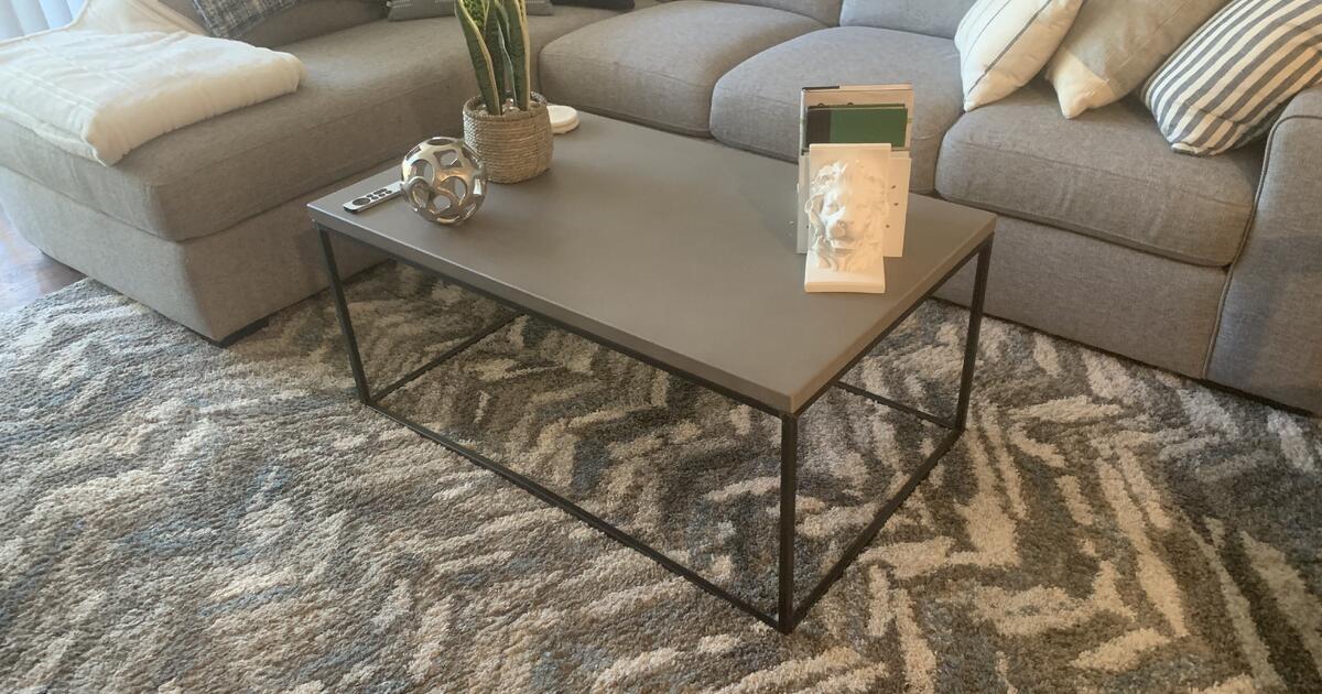 Living Spaces coffee table. 150 for Free in Scottsdale, AZ For Sale