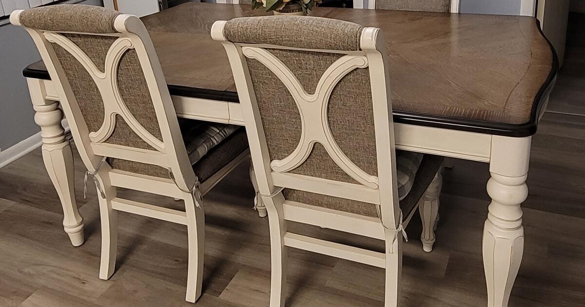 French Market Dining Room for 455 in Ocala, FL For Sale & Free