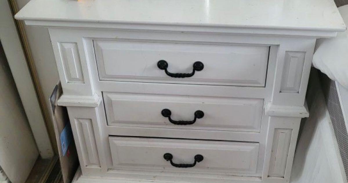 2 night stands for 380 in Glendale, CA Finds — Nextdoor