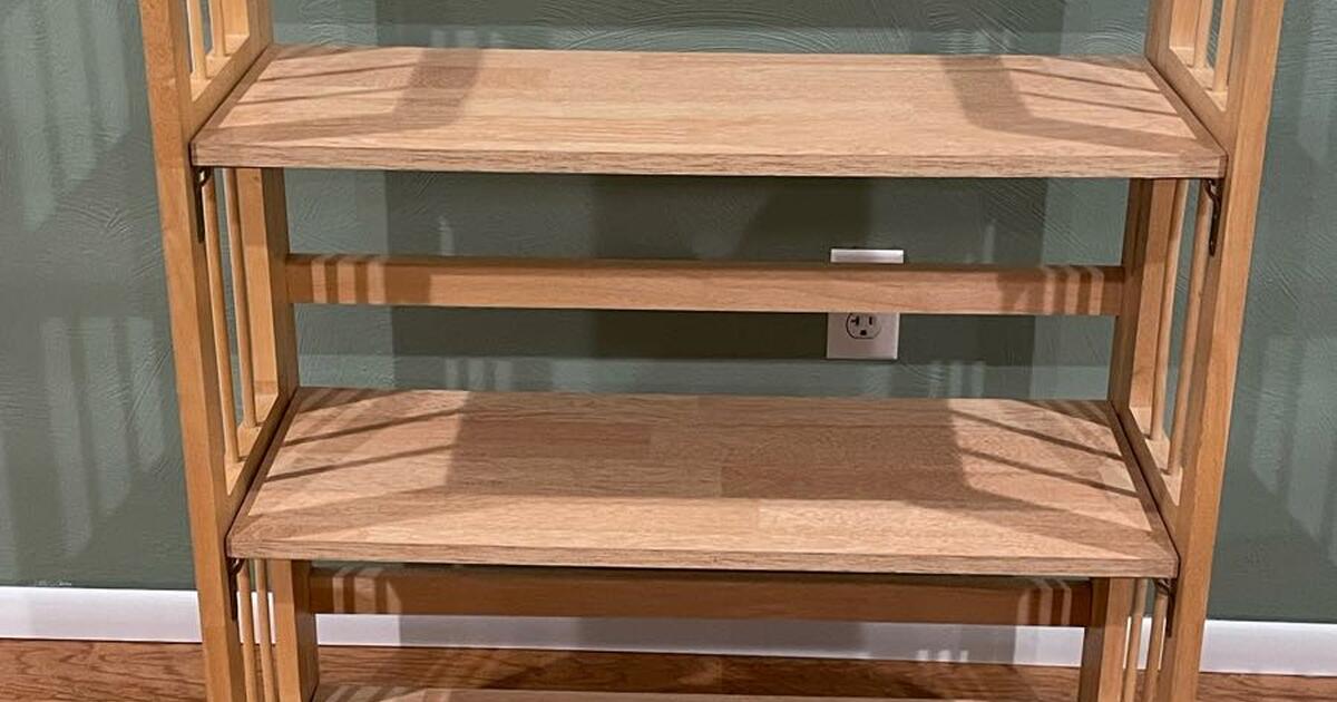 3 shelf bookcase for 25 in Albuquerque, NM Finds — Nextdoor