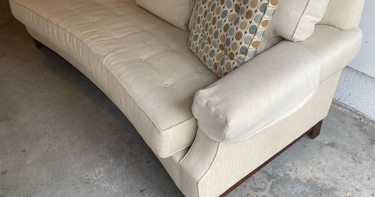 Thomasville Couch for 25 in Redmond, WA For Sale & Free — Nextdoor