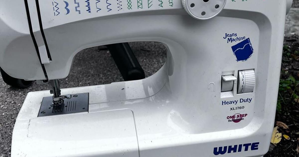 Sewing Machine it works! for Free in Minneapolis, MN For Sale
