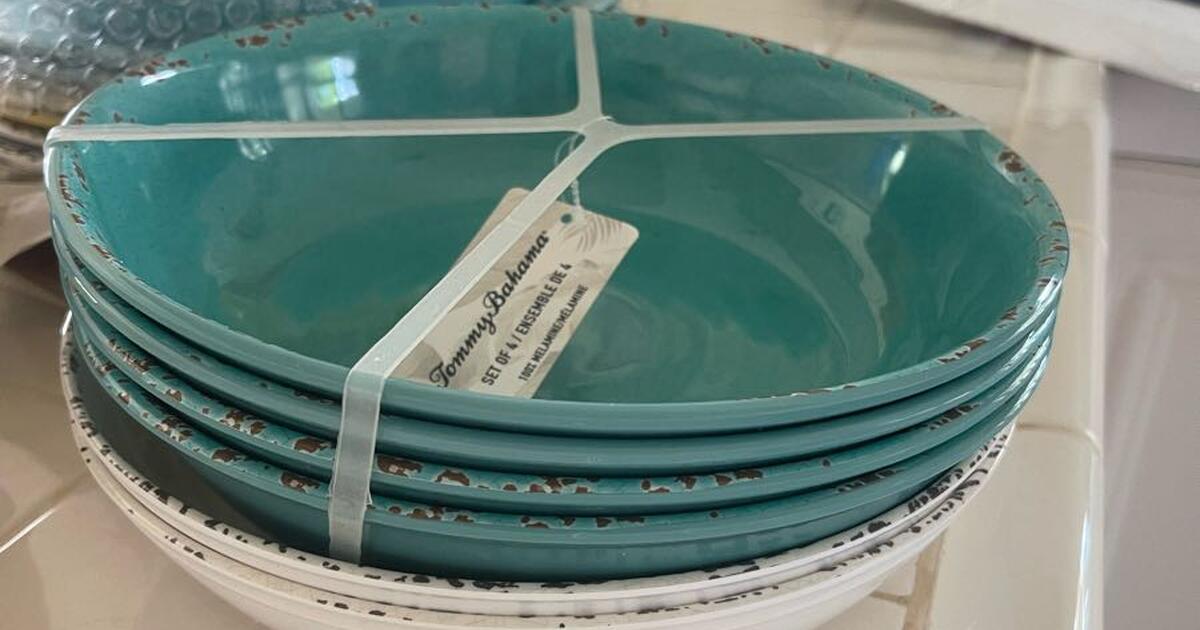 Tommy bahama melamine dinnerware for 250 in wailuku hi for sale