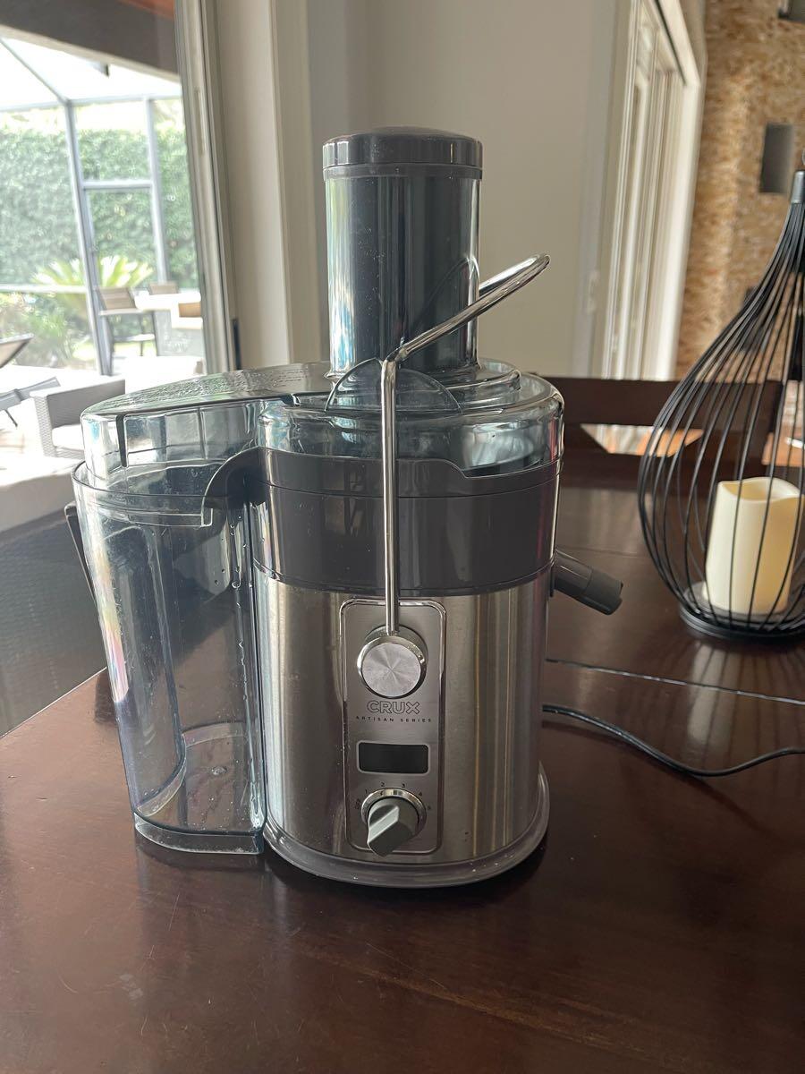 BRAND NEW Crux artisan series juicer. for 50 in Lutz, FL For Sale