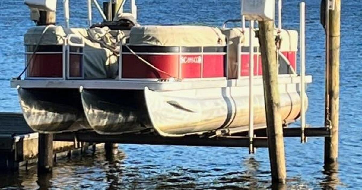 Boat Tri Pontoon in Prosperity, SC For Sale & Free — Nextdoor