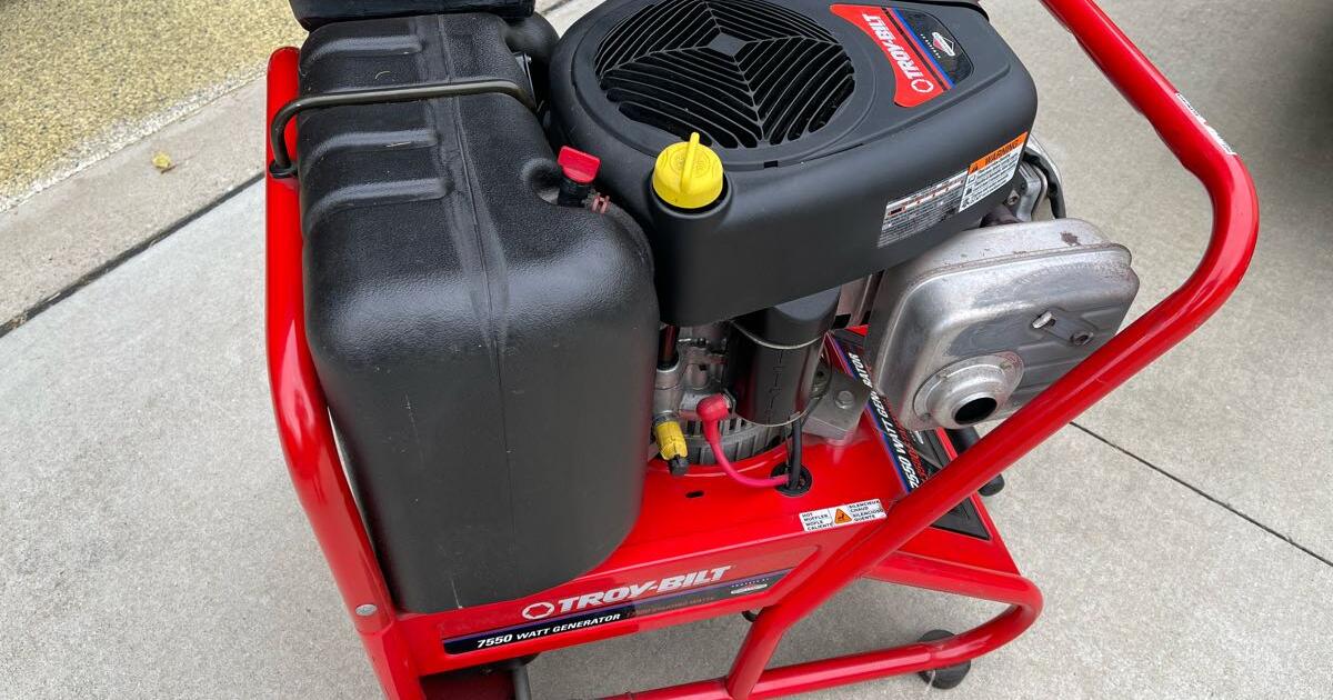 7750 Watt Electric Start Generator. For $350 In Saugatuck, Mi 