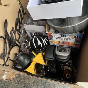 Kitchen/toys giveaway