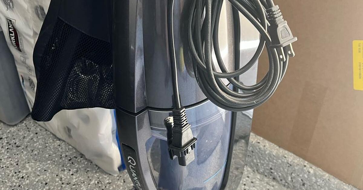 Quantum vacuum cleaner model QX8002PH for 110 in Phoenix, AZ For