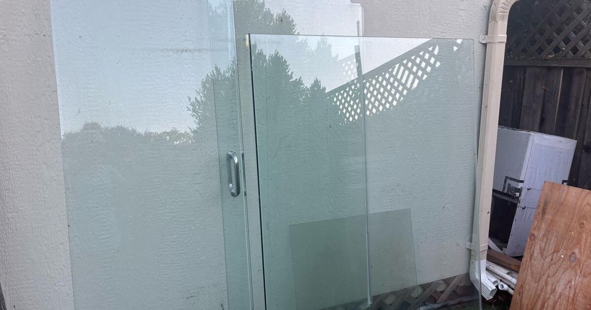 Shower glass & door for Free in Napa, CA For Sale & Free — Nextdoor