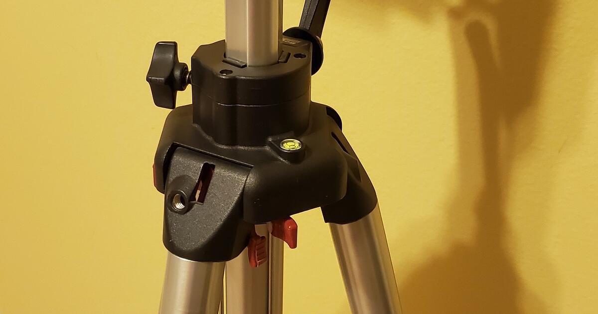 Manfrotto Bogen 3051 Heavy Duty Tripod with 3047 Pan/Tilt Level Head for 190 in Mission Viejo