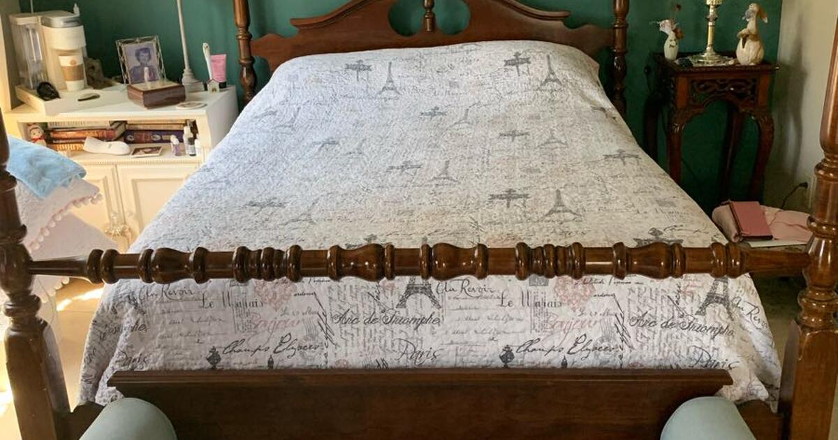 Queen Anne Bed Suite PRICE DROP‼️ for 1050 in Greensboro, NC For