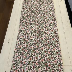 Festive Table Runner - LIKE NEW