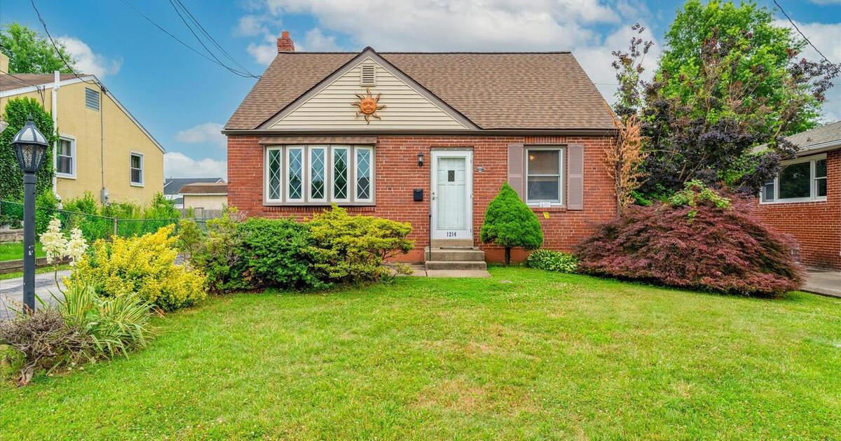 Home for sale for 319900 in Chester Heights, PA For Sale & Free