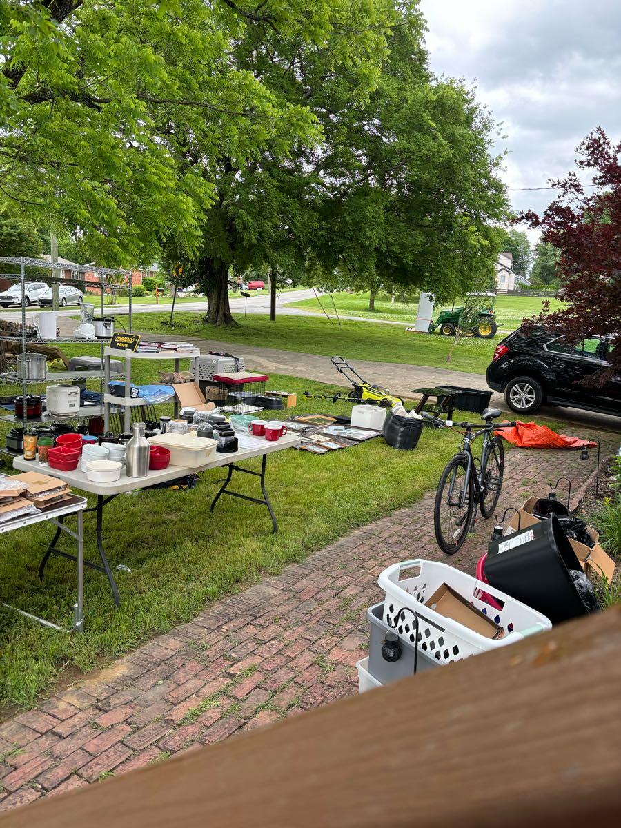 Yard Sale today till 5. for Free in Hendersonville, TN For Sale