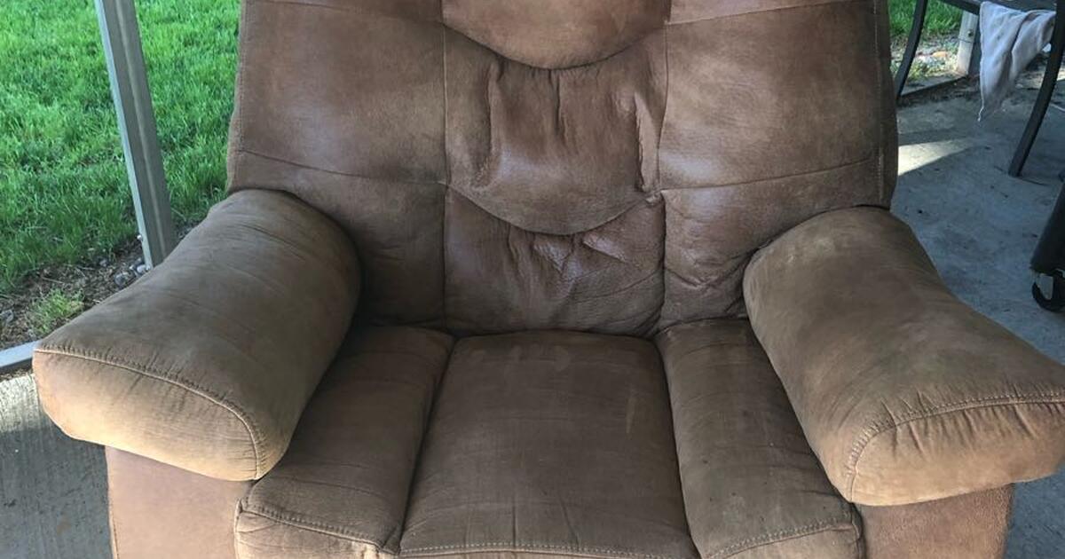 Recliner chair for Free in Vancouver, WA Finds — Nextdoor
