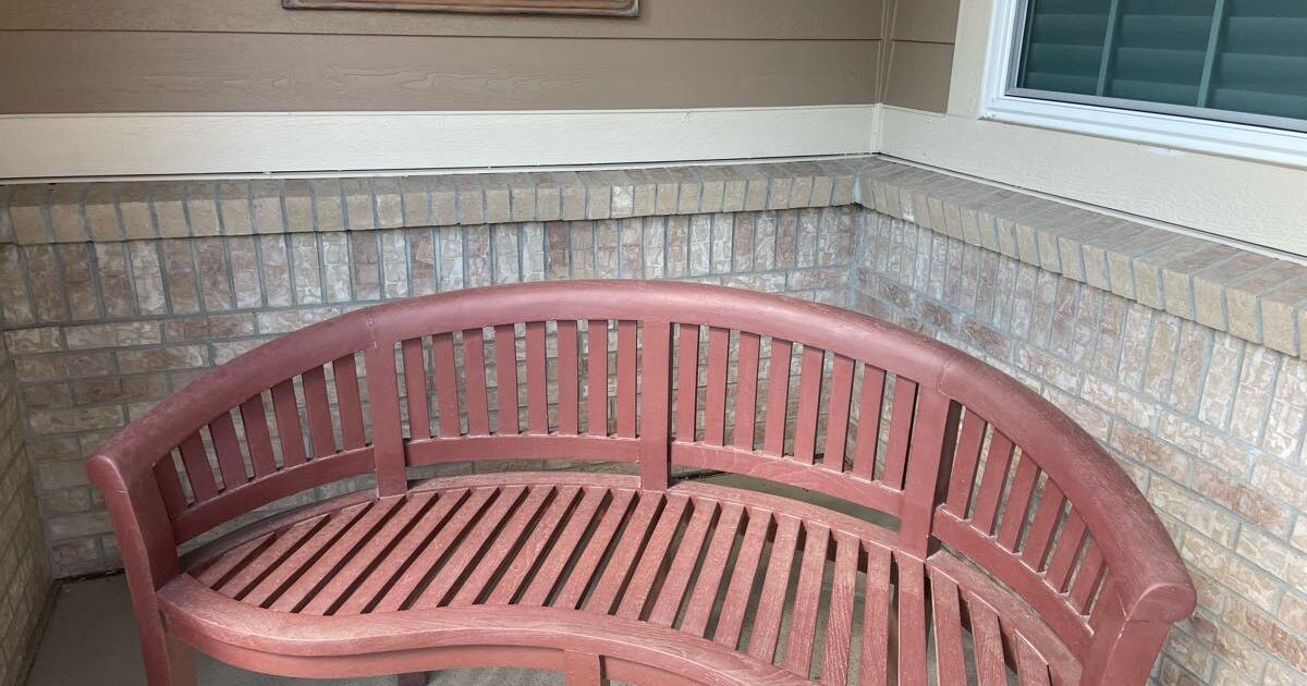 Red front porch bench for 75 in Aurora, CO Finds — Nextdoor