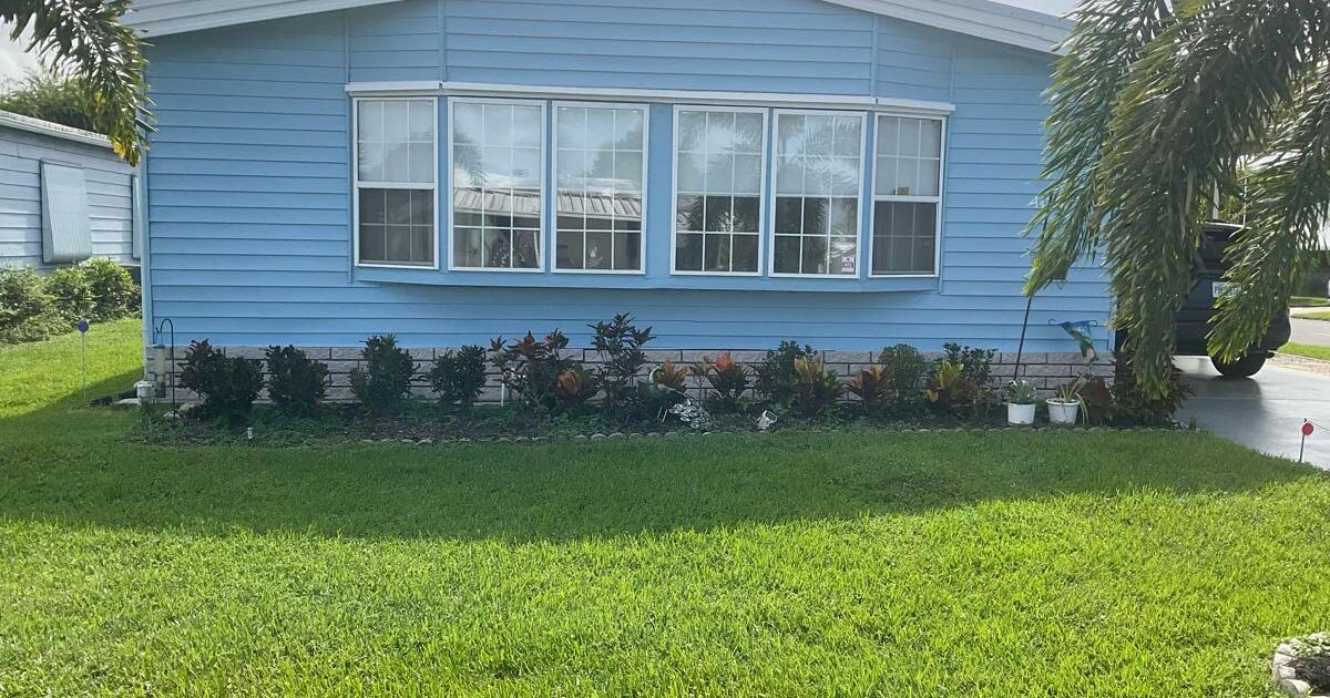 Manufactured home in indianwood for 99000 in Indiantown, FL For Sale