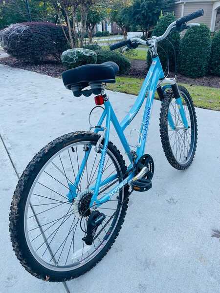 Schwinn Sr Suntour M2000 Women s Mountain Bike For 125 In Roswell