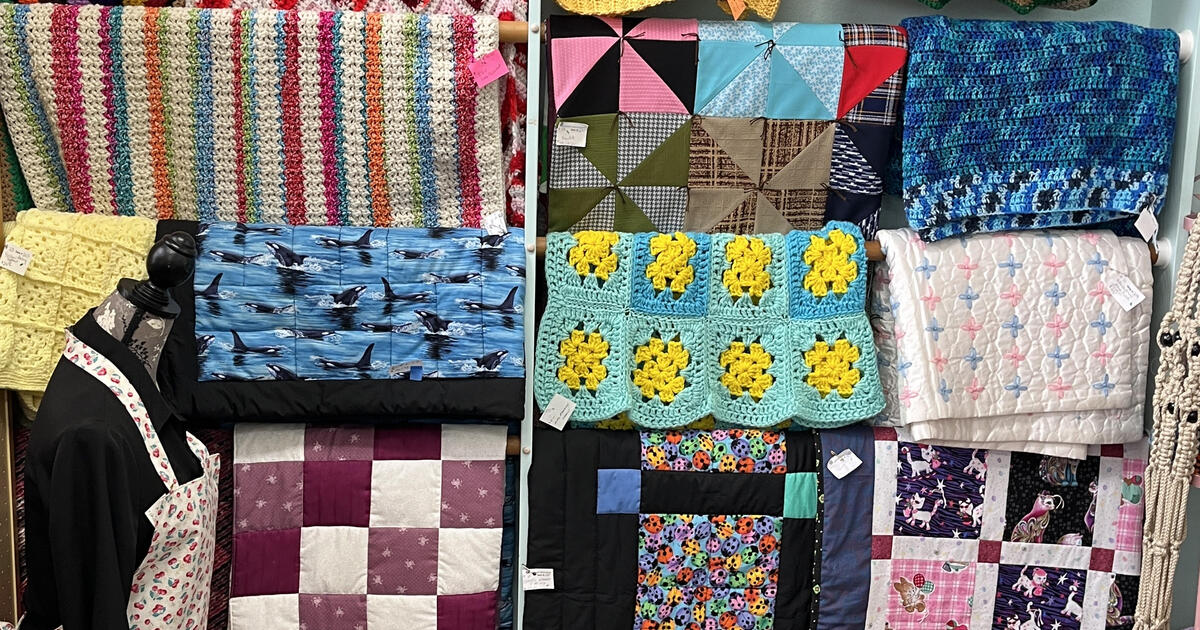 Keizer Salem Senior Center Boutique for Free in Keizer, OR For Sale