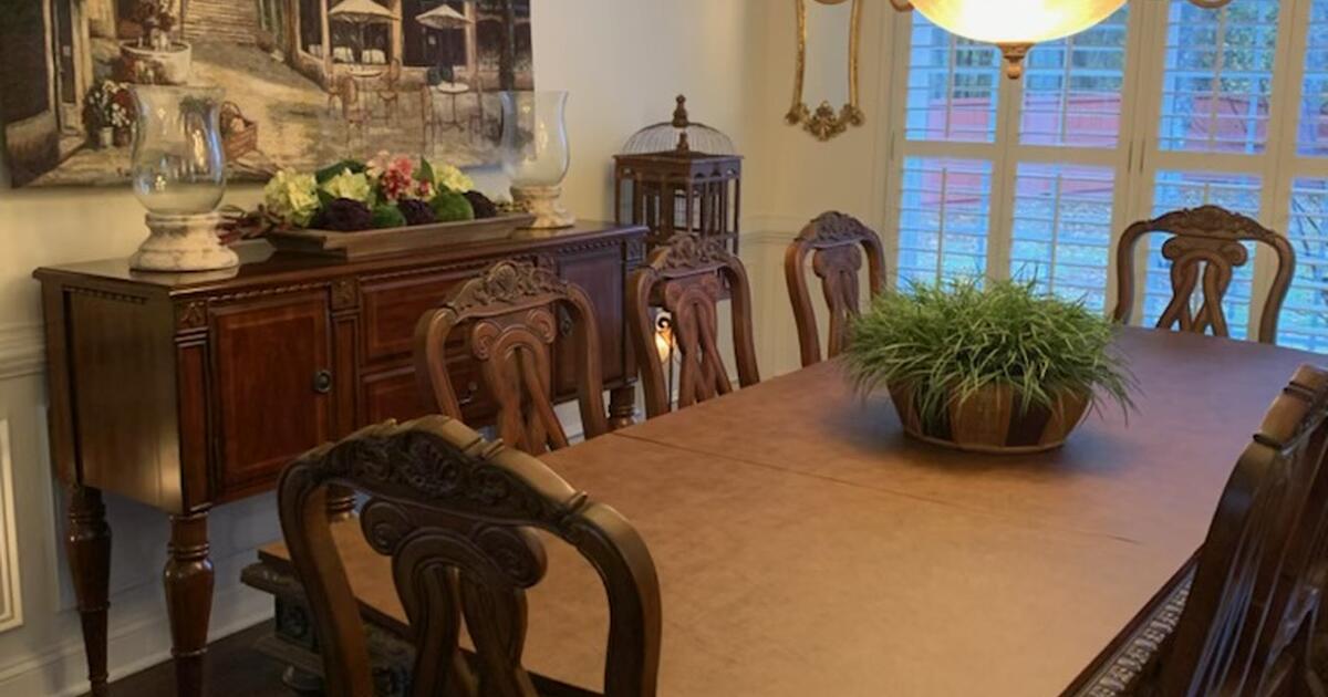 Dining Room Furniture like new for 3450 in McDonough, GA For Sale