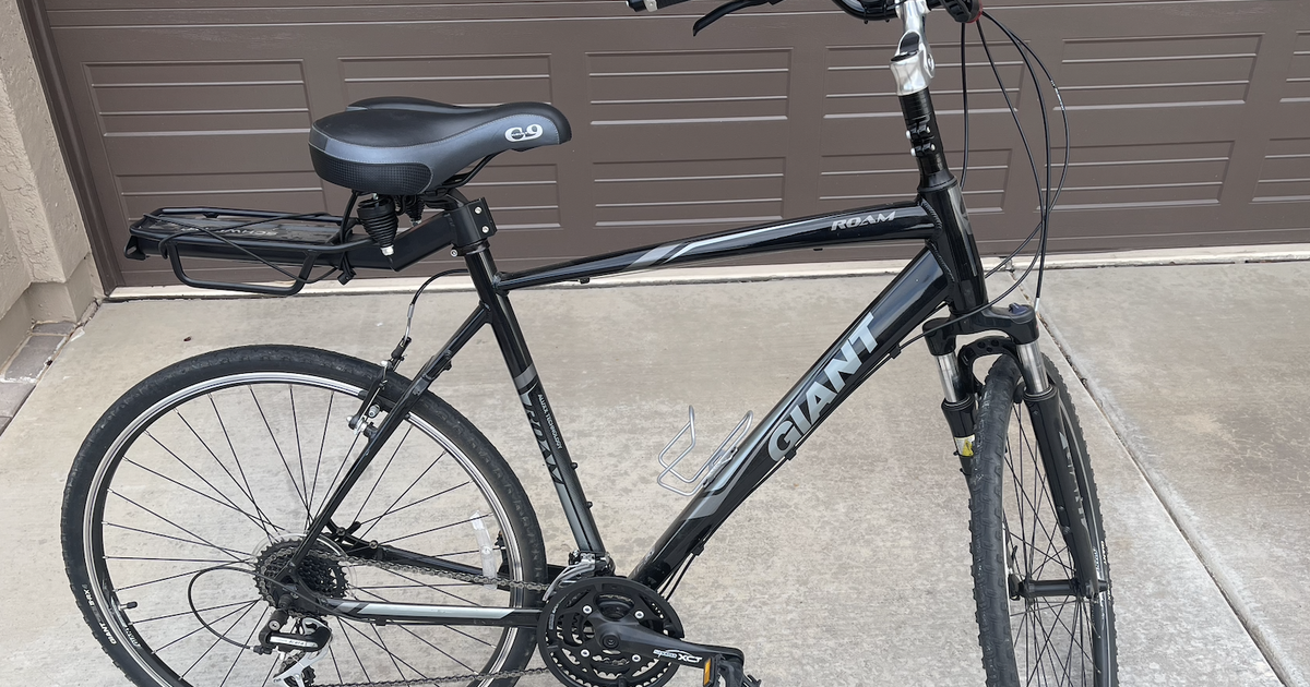 Giant roam mens hybrid bike for 120 in Green Valley, AZ For Sale