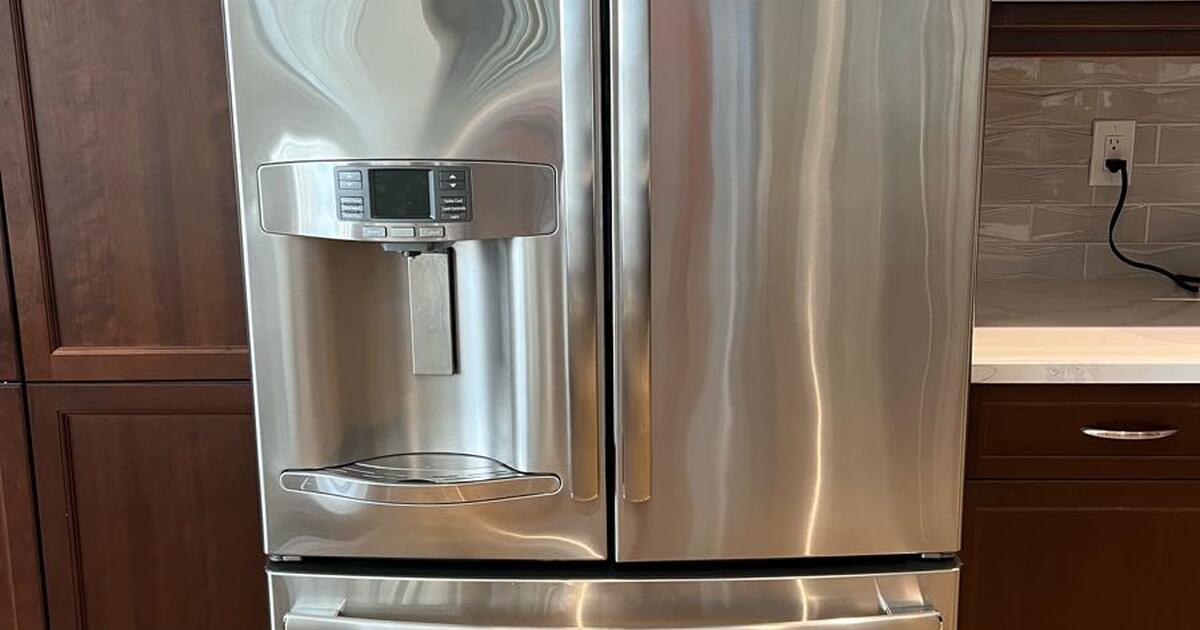 GE Profile French Door Refrigerator for 500 in Naples, FL For Sale