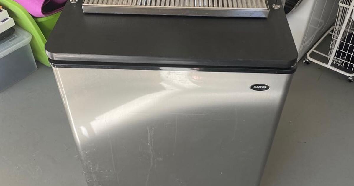 Barely and Gently used Industrial Grade Two Tap Kegerator (2 Tap Beer