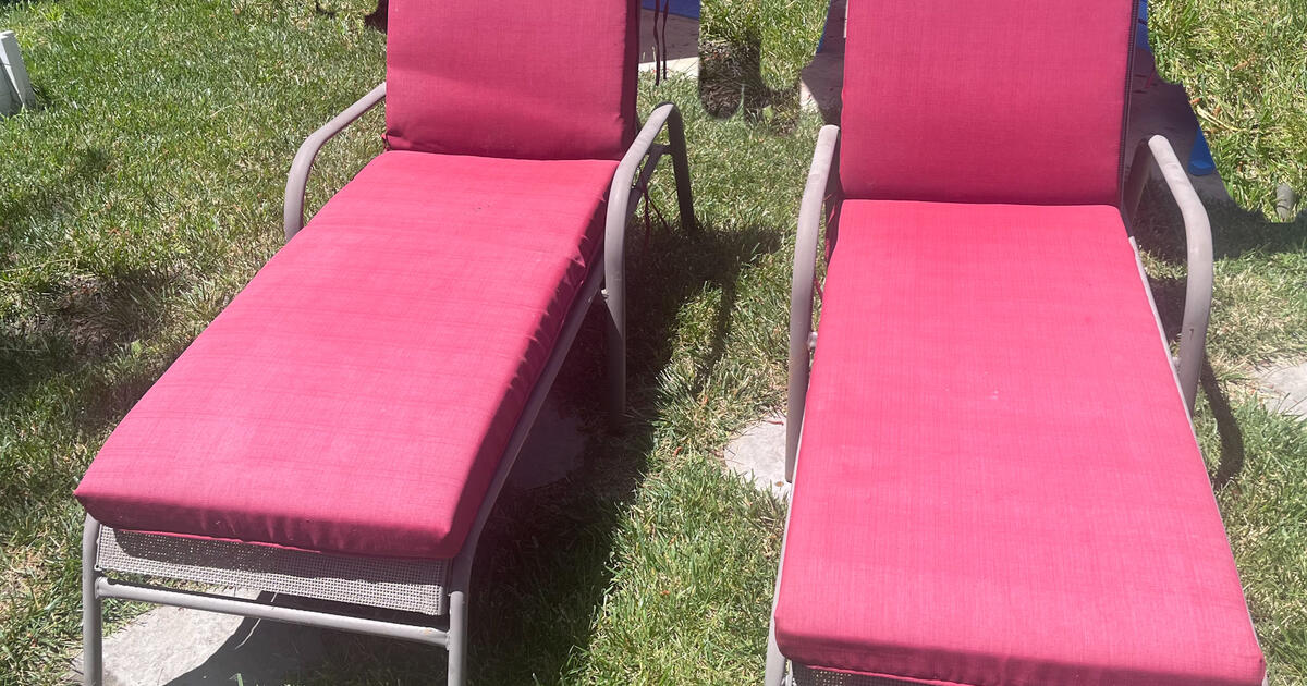 2 Lounge Chairs (includes cushions) - Free for Free in Pasadena, CA ...