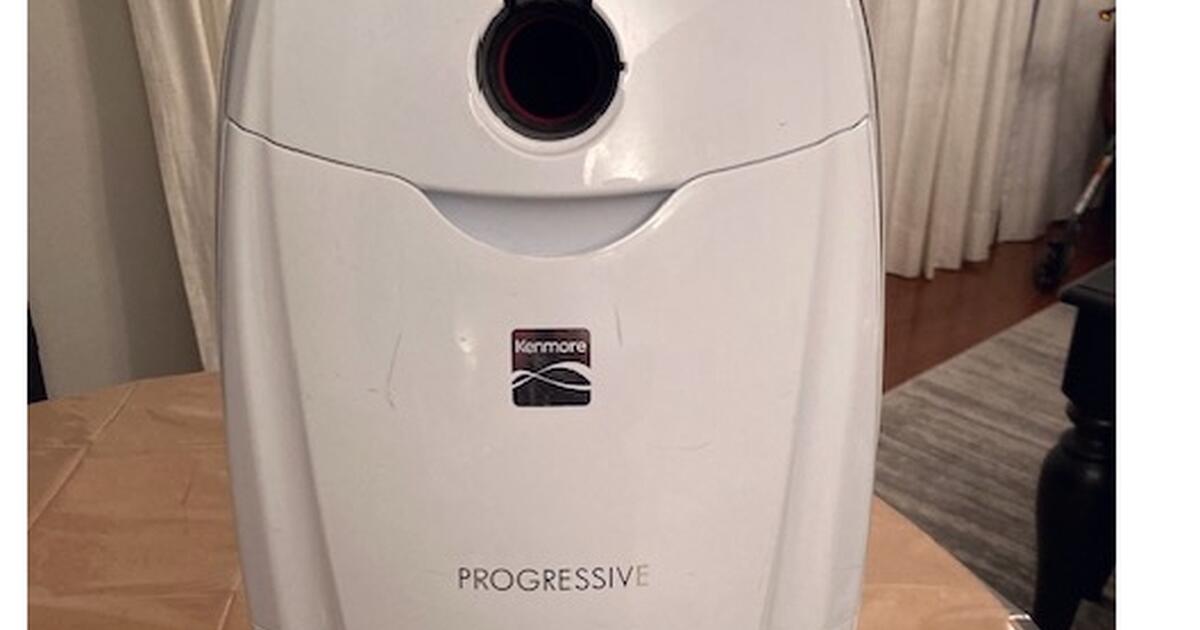 Sears Kenmore Progressive Canister Vacuum 15.00 (Swansea , IL) for