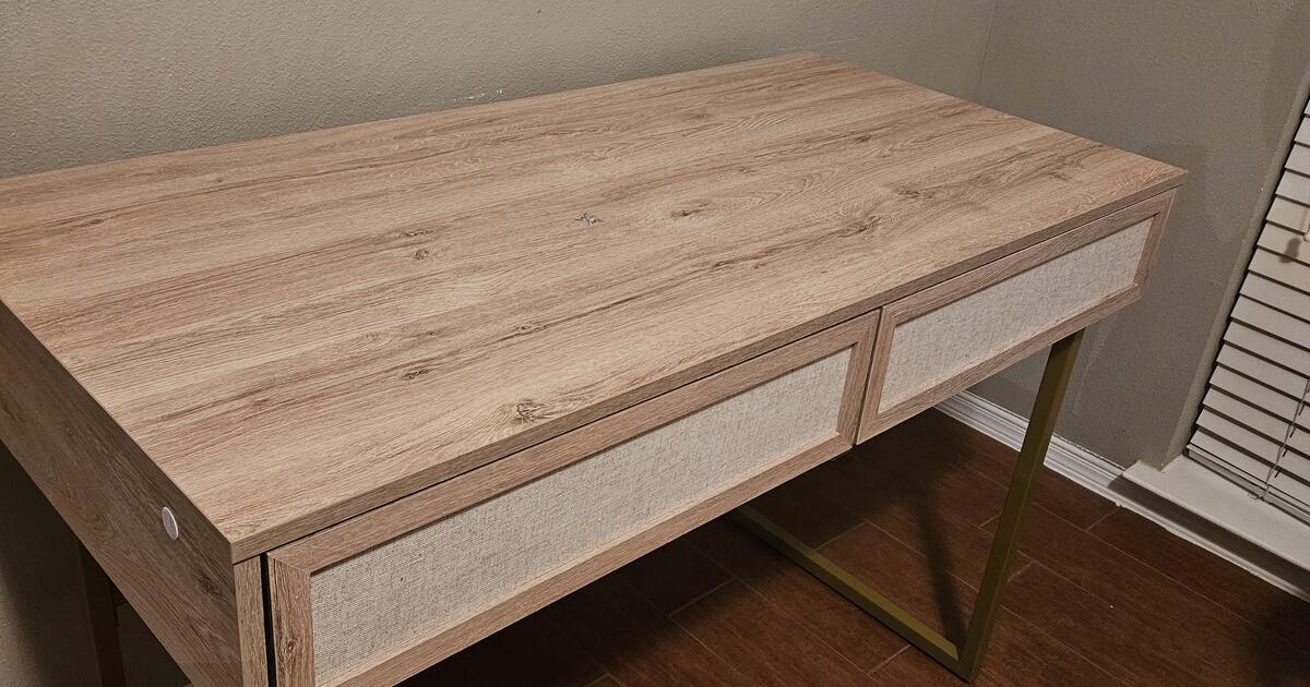 Writing desk for 150 in El Paso, TX For Sale & Free — Nextdoor
