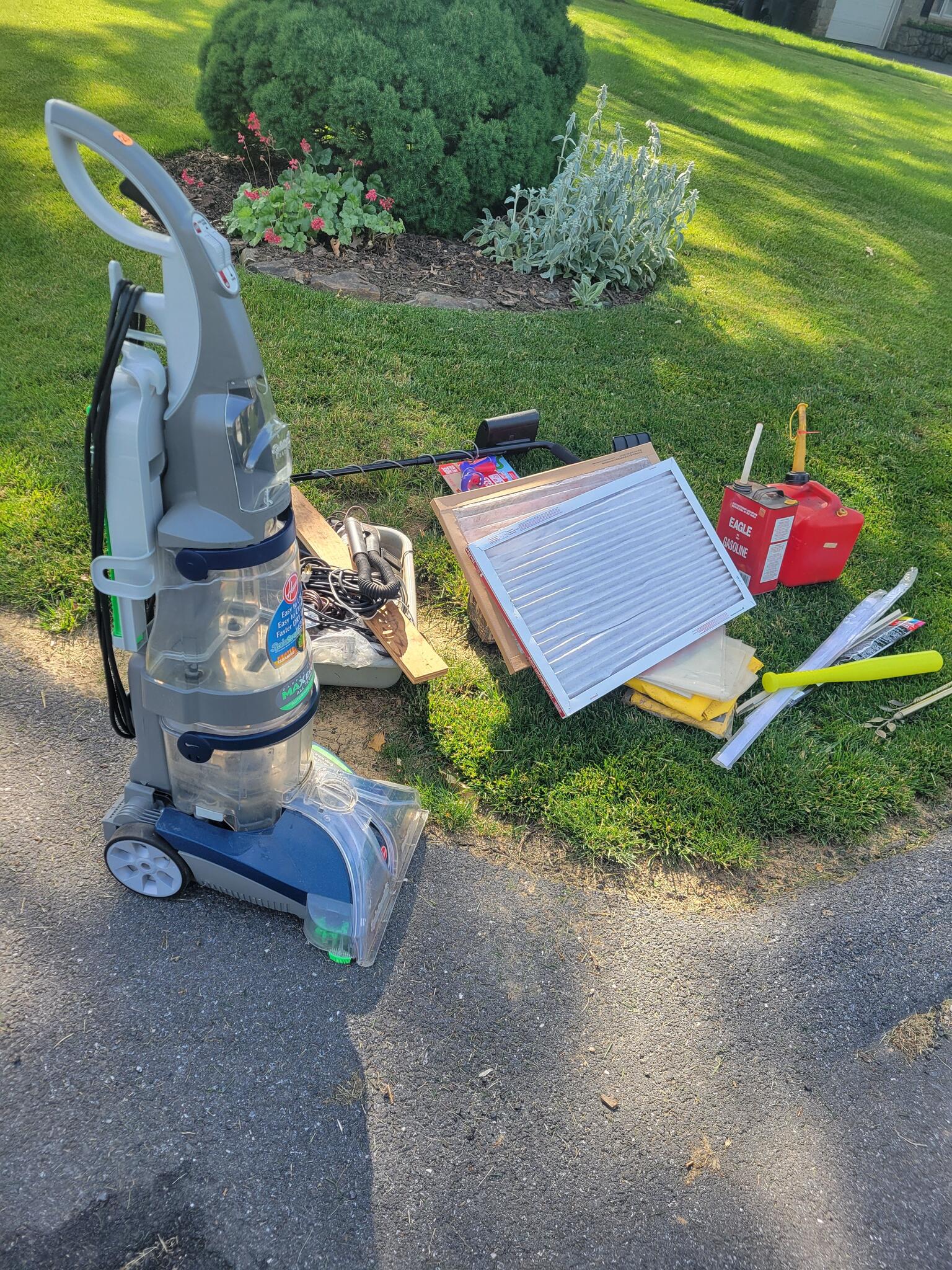 FREE AT THE END OF THE DRIVEWAY. 1915 BLOOMINGDALE AVE for Free in Lancaster, PA For Sale