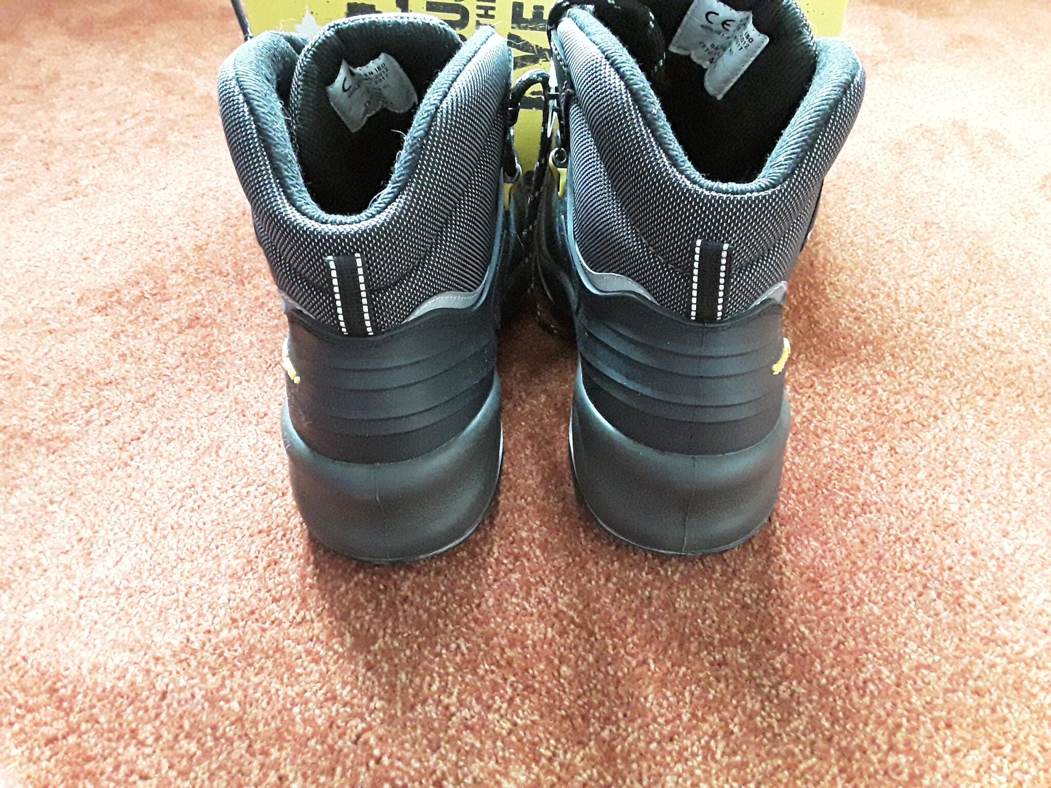 Nieuwe Gri-Sport Werkschoenen Maat 44 Stalen Neus Voor 50 € In Almere, FL |  Gratis/Te Koop — Nextdoor