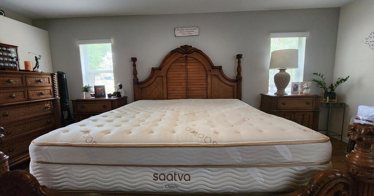 Saatva King Luxury Firm Mattress Includes Foundation for 900 in