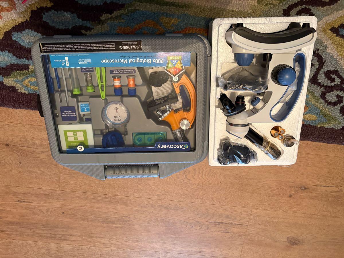 Discovery 900x Biological Microscope Set